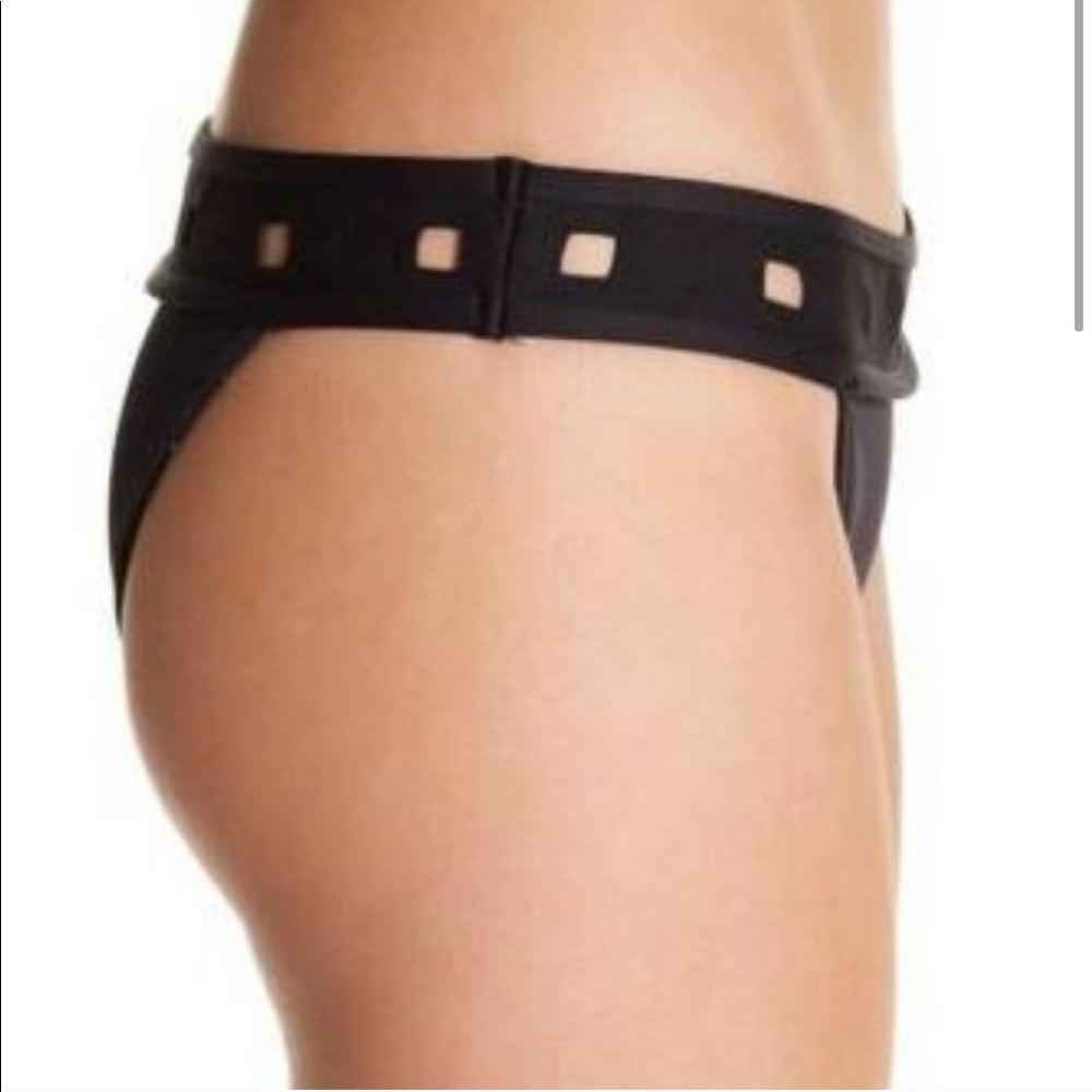 Elizabeth & Jane Reversible Laser Cut Caged Bottom - Picture 6 of 15
